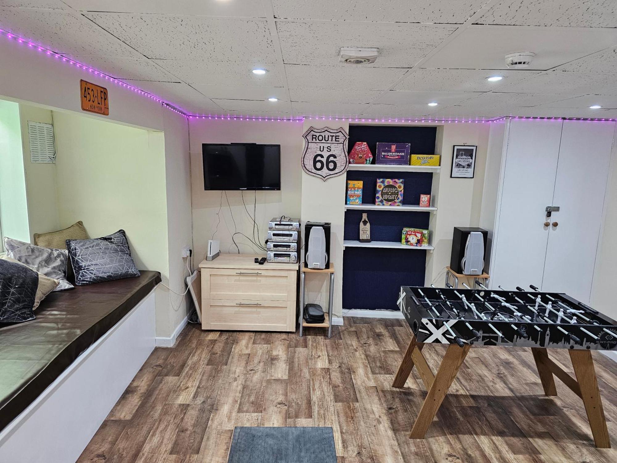 Ground Floor Apartment Up To 6 Guests With Games Chill Out Room สการ์โบโรห์ ภายนอก รูปภาพ
